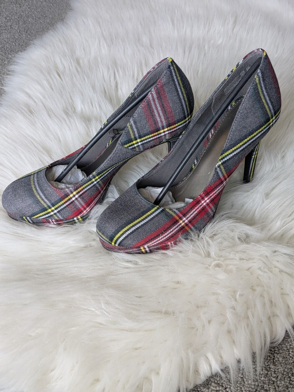 NWT FIONI Plaid Platforms Pumps